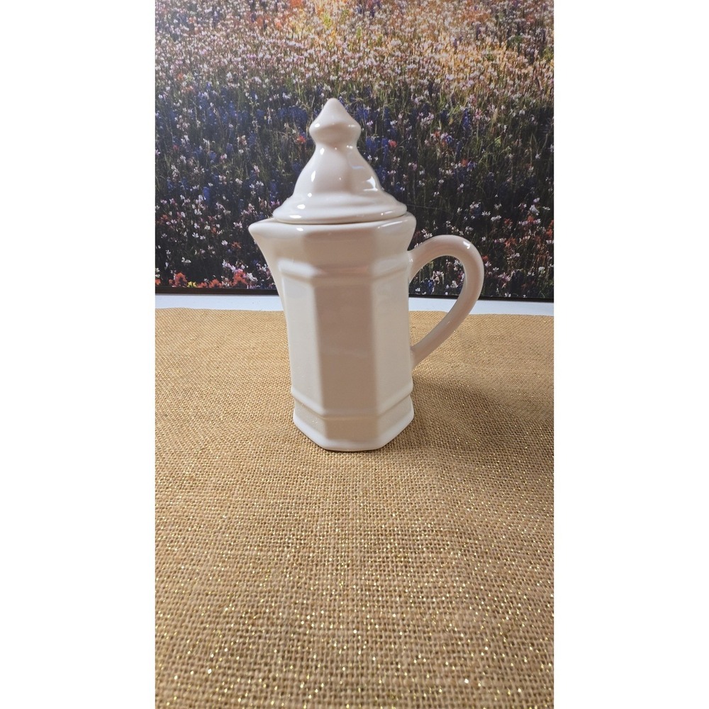 BB-1580. White ceramic cream picture